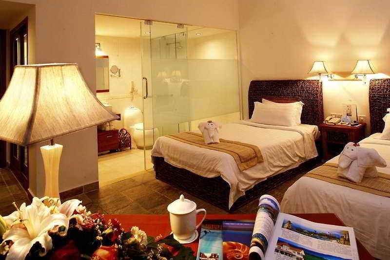 South China Hotel Sanya Bagian luar foto